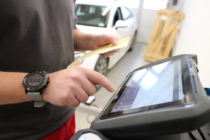 Codierung bei neuen elektronischen Geräten im Fahrzeug